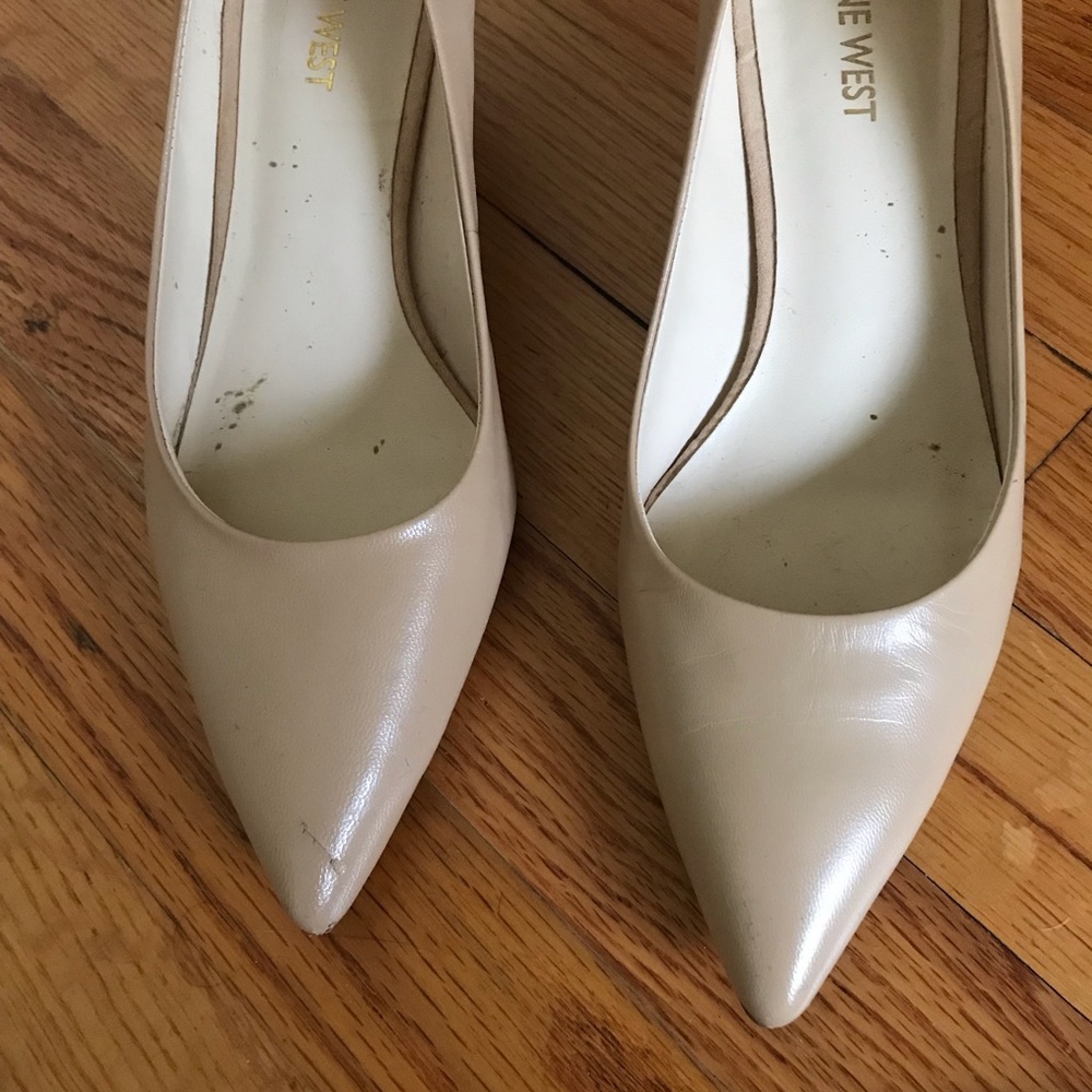 ๐ NINE WEST SHOES SIZE 7 1/2 BEIGE UPPER LEATHER - Picture 5 of 5